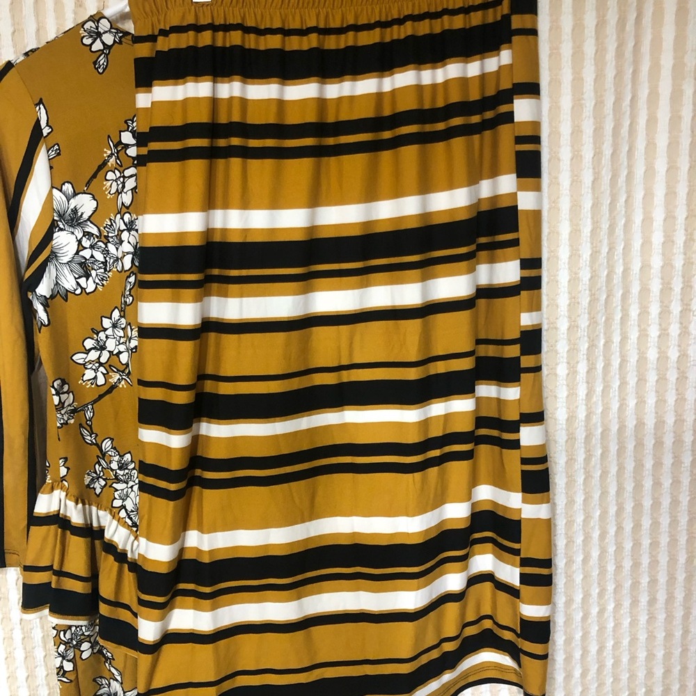 Yellow Asymmetrical Pleated Skirt - Picture 4 of 7